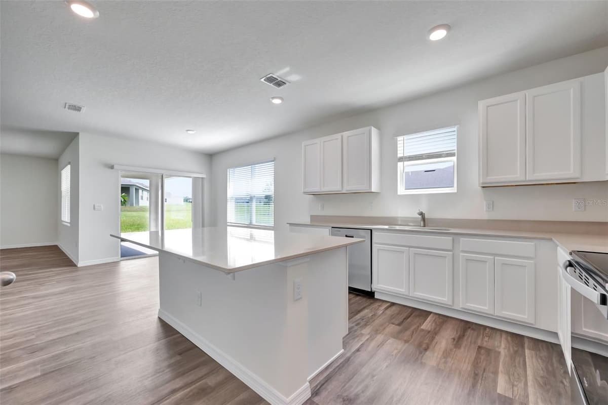 352q RODEN ROAD — photo 12 of 28