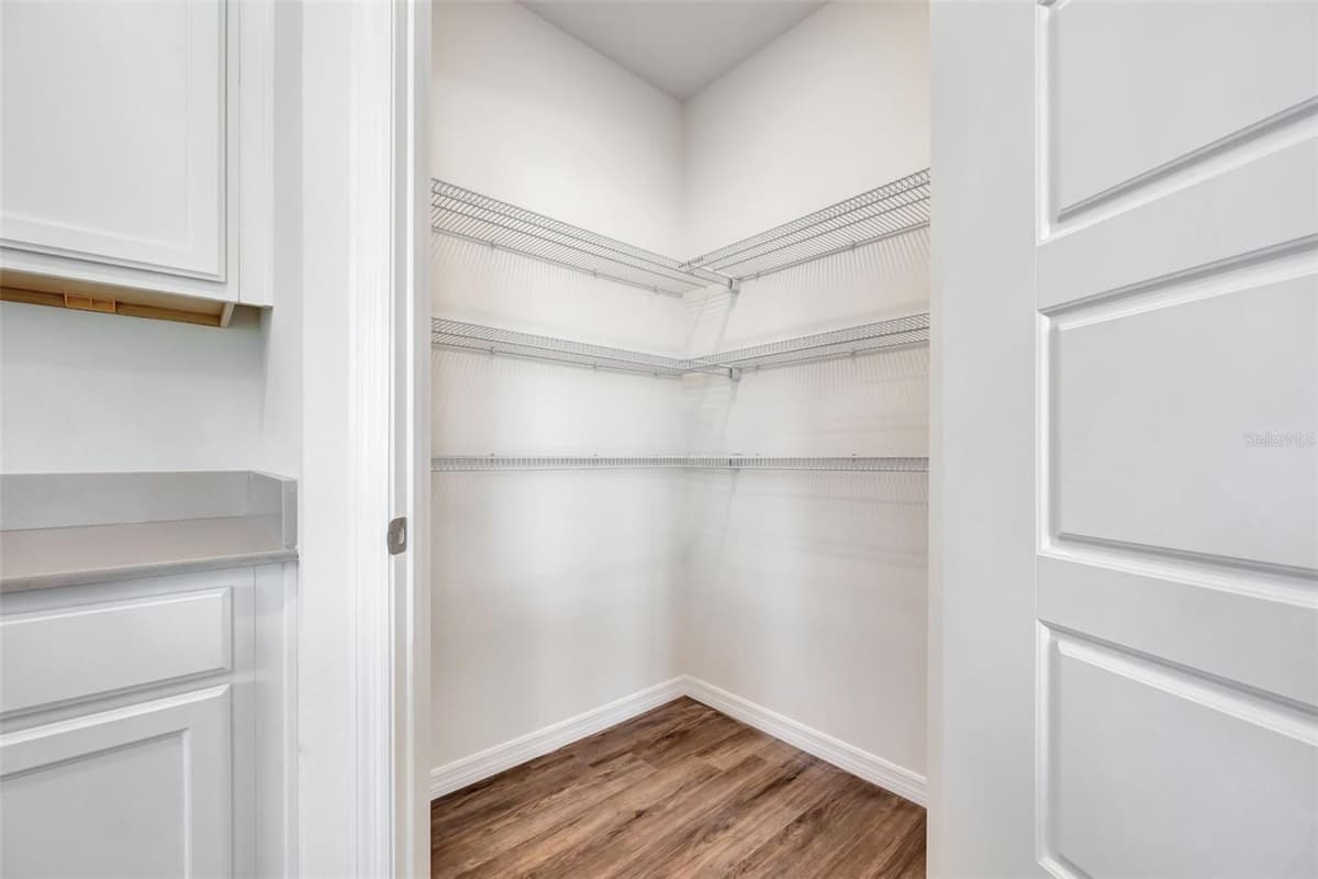 352q RODEN ROAD — photo 11 of 28