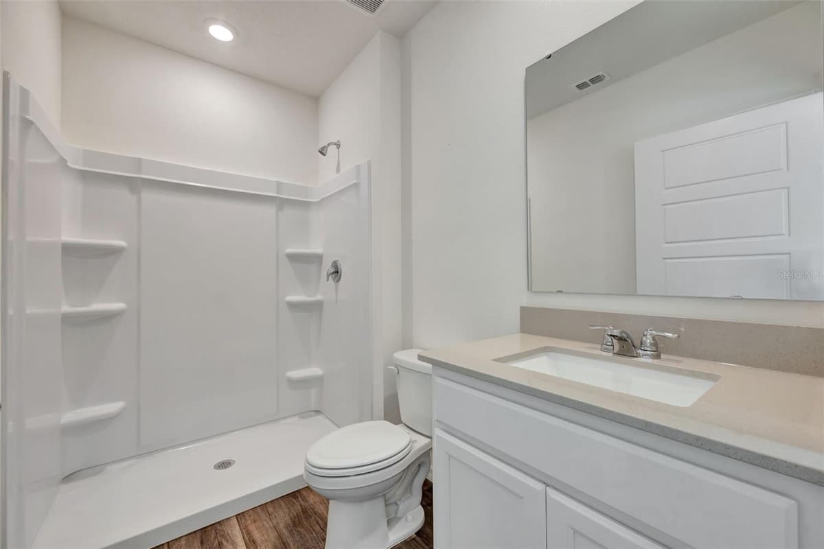 352q RODEN ROAD — photo 16 of 28