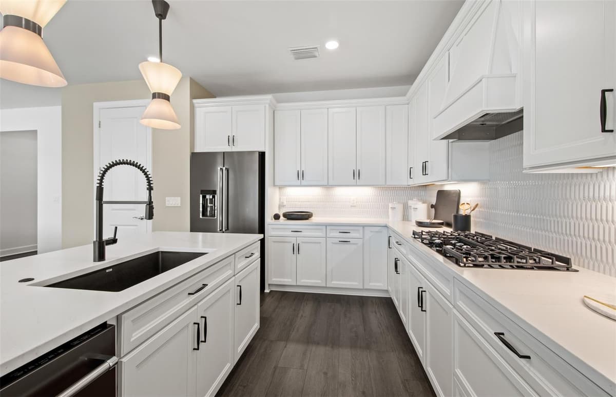 7457 SUMMER COURT — photo 4 of 25