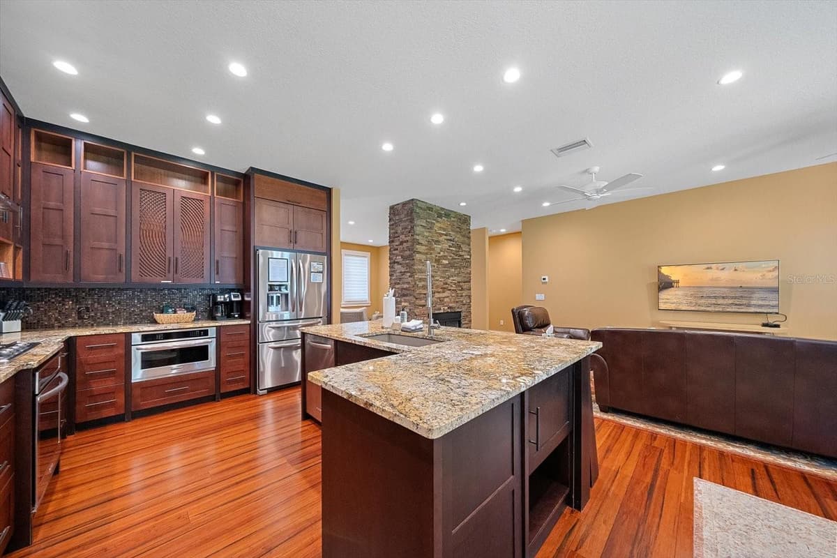 2395 HYDE PARK STREET — photo 14 of 44