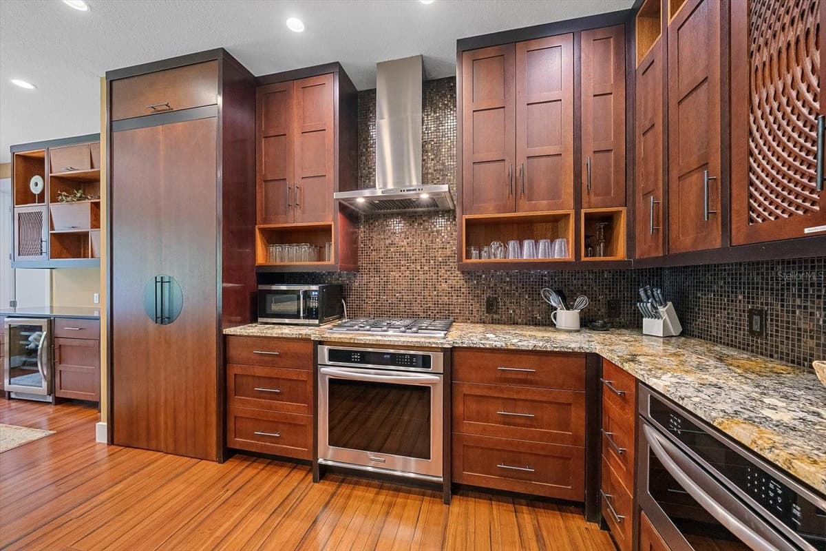 2395 HYDE PARK STREET — photo 12 of 44