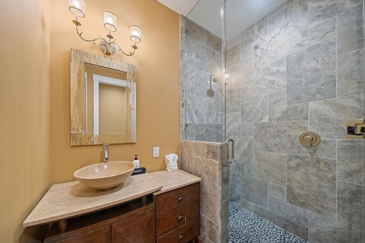2395 HYDE PARK STREET — photo 31 of 44
