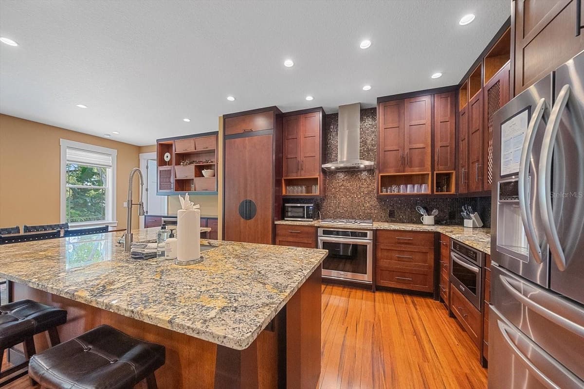 2395 HYDE PARK STREET — photo 3 of 44