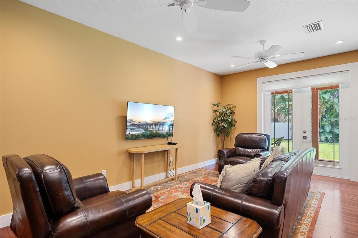 2395 HYDE PARK STREET — photo 6 of 44