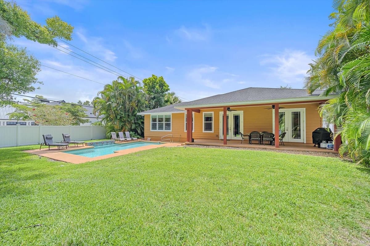 2395 HYDE PARK STREET — photo 41 of 44