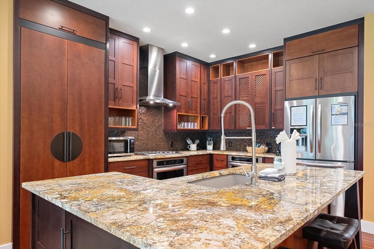 2395 HYDE PARK STREET — photo 13 of 44