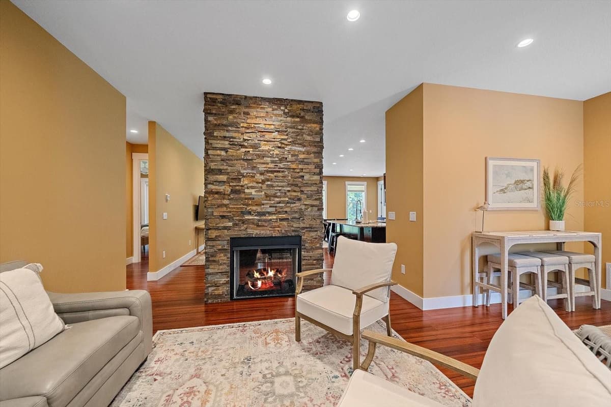 2395 HYDE PARK STREET — photo 8 of 44
