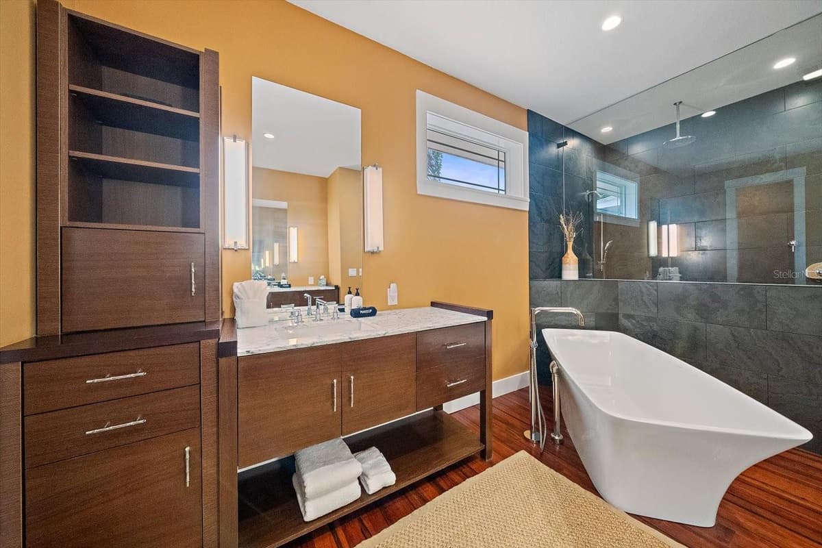 2395 HYDE PARK STREET — photo 22 of 44