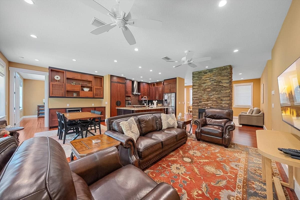 2395 HYDE PARK STREET — photo 5 of 44
