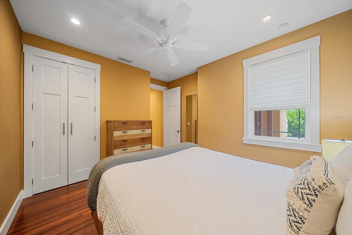 2395 HYDE PARK STREET — photo 33 of 44