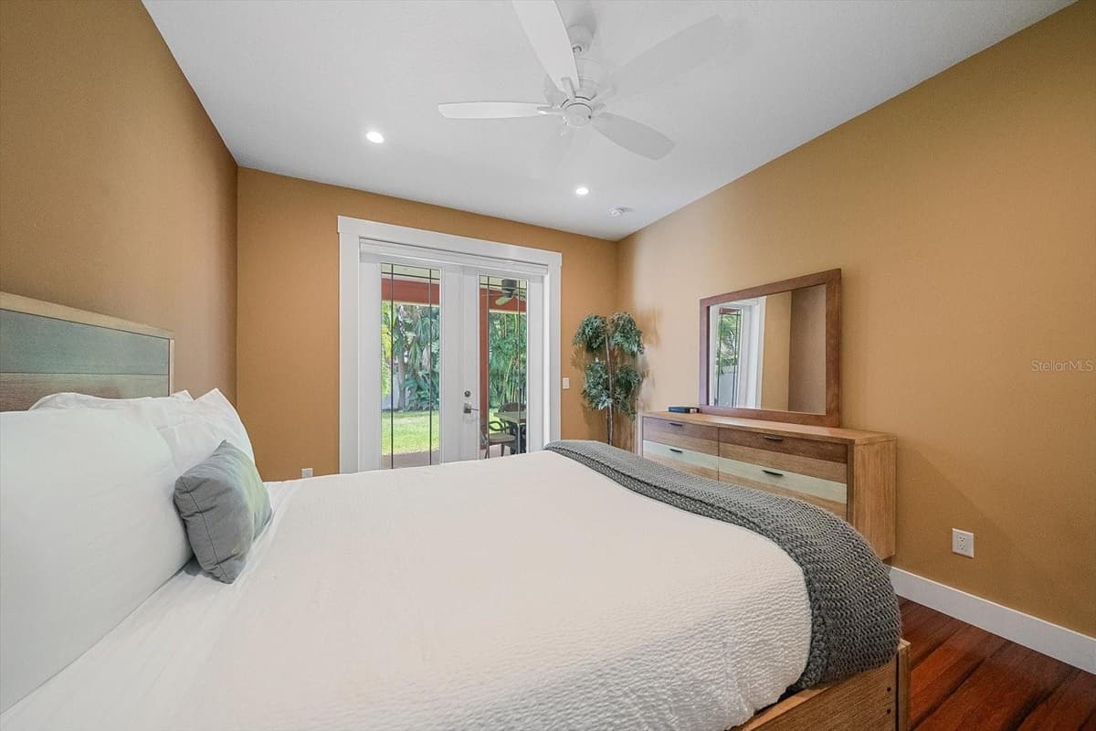 2395 HYDE PARK STREET — photo 28 of 44