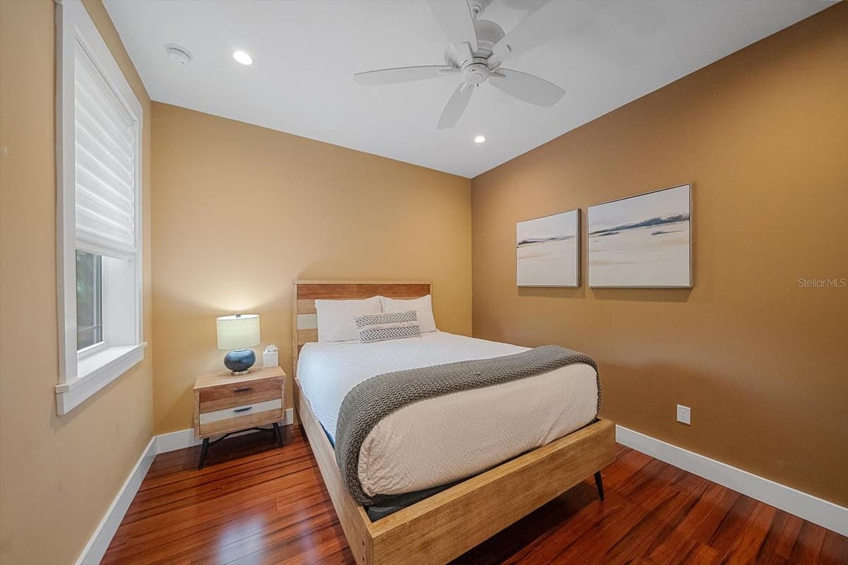 2395 HYDE PARK STREET — photo 32 of 44