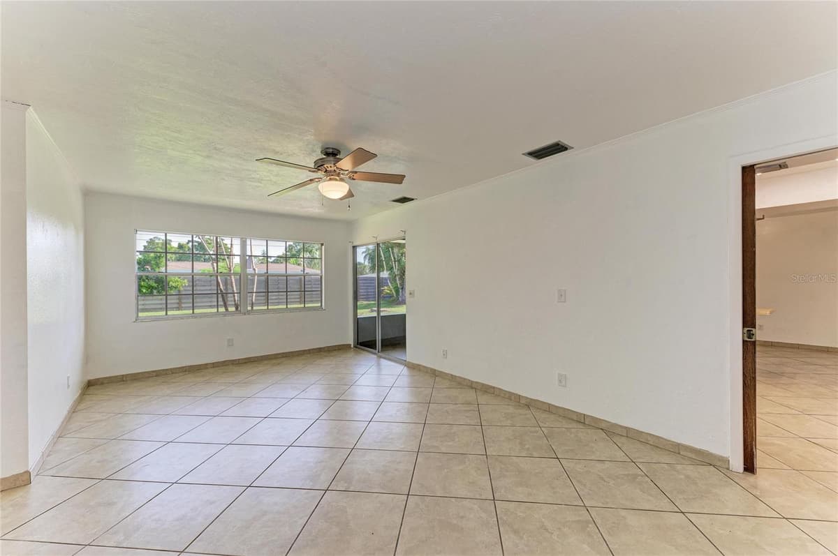 4404 18TH AVENUE — photo 33 of 59