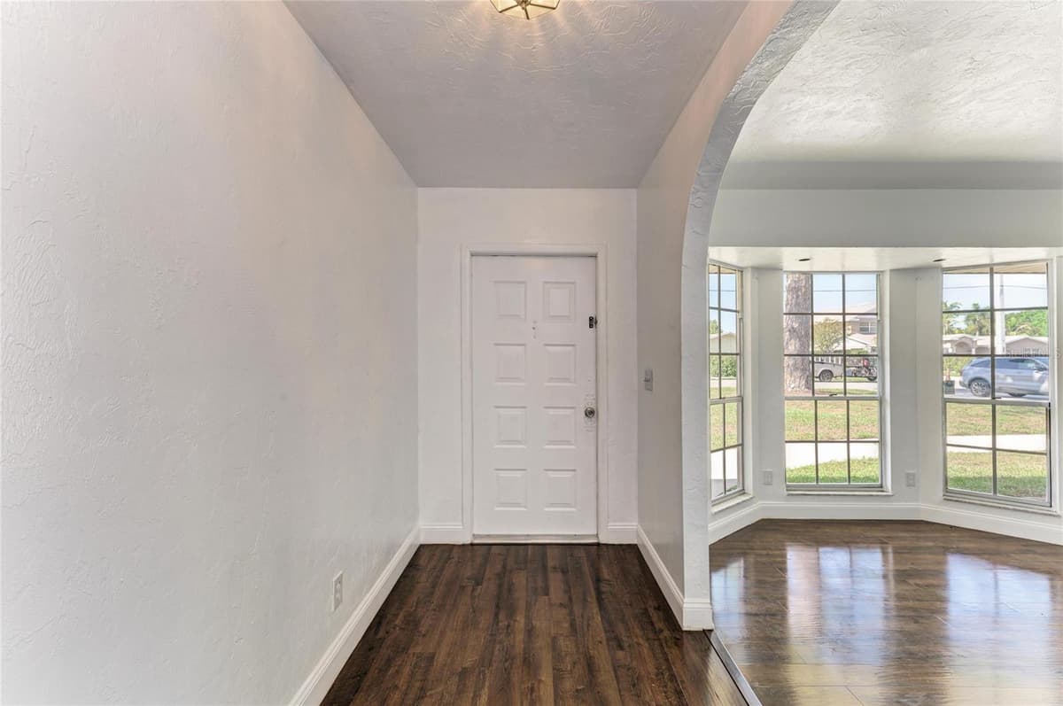 4404 18TH AVENUE — photo 4 of 59