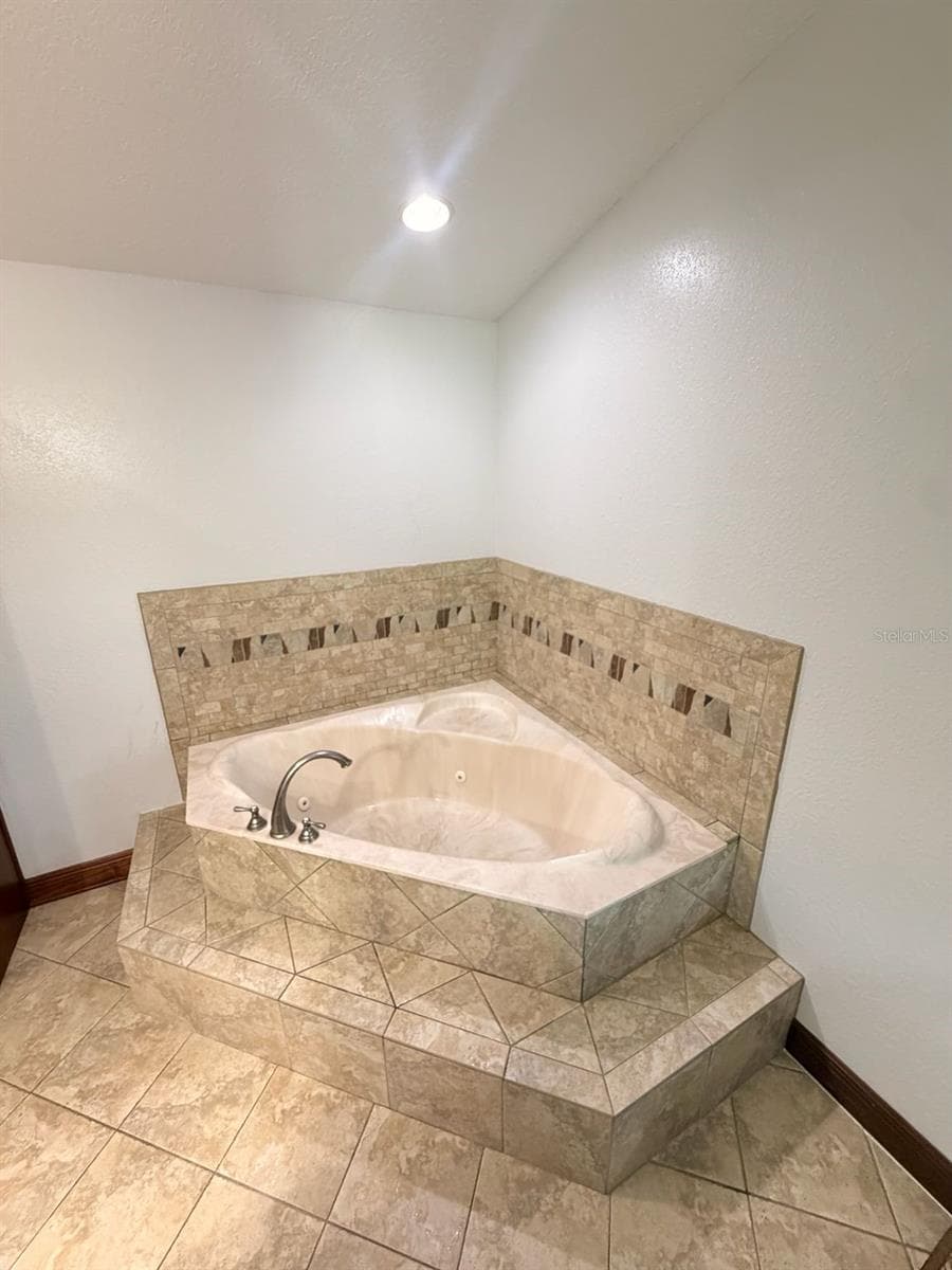 1150 MAGNOLIA DRIVE — photo 13 of 26
