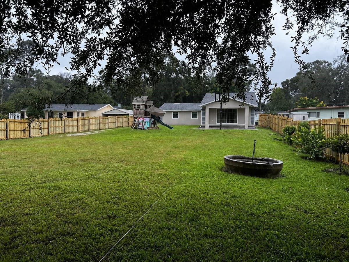1150 MAGNOLIA DRIVE — photo 2 of 26