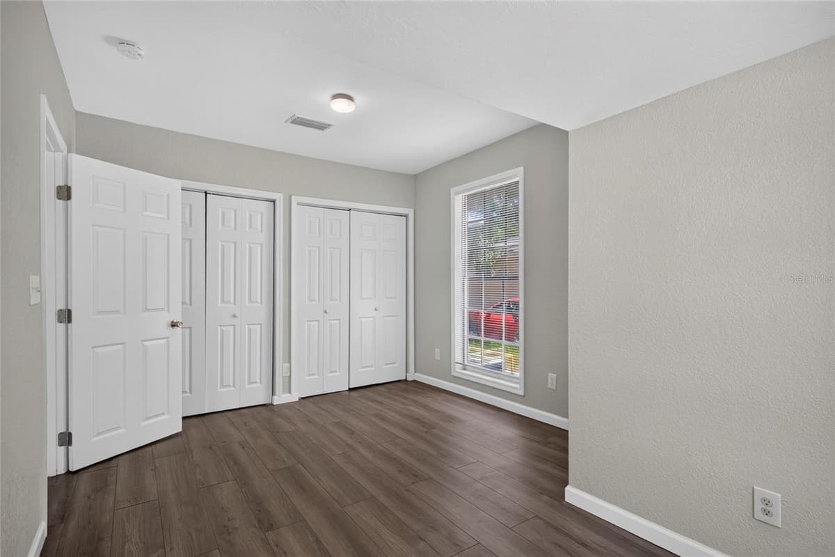 411 12TH AVENUE — photo 15 of 27