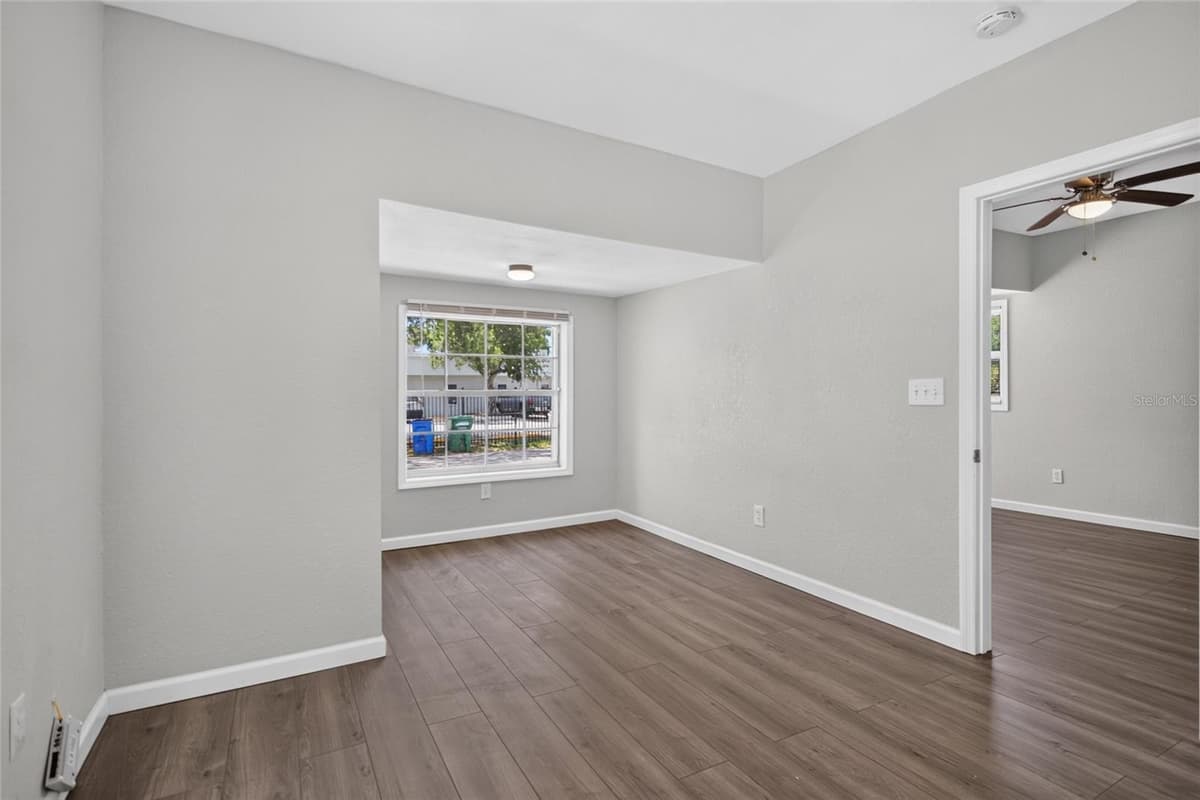 411 12TH AVENUE — photo 16 of 27