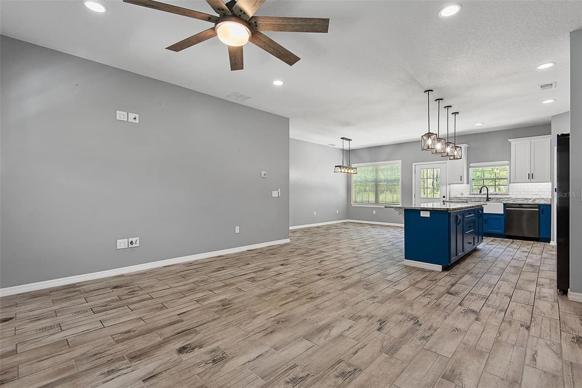 4220 PALATKA BOULEVARD — photo 8 of 48