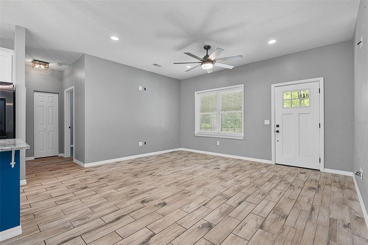 4220 PALATKA BOULEVARD — photo 5 of 48
