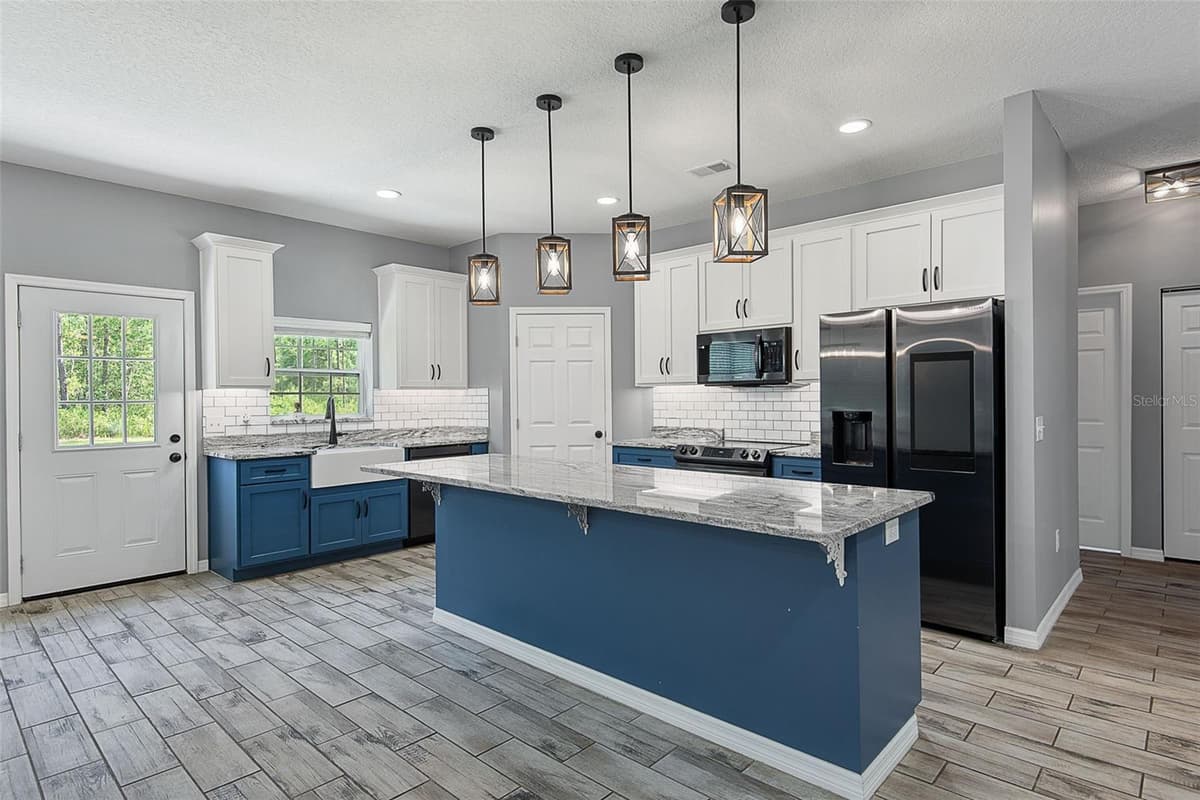 4220 PALATKA BOULEVARD — photo 9 of 48
