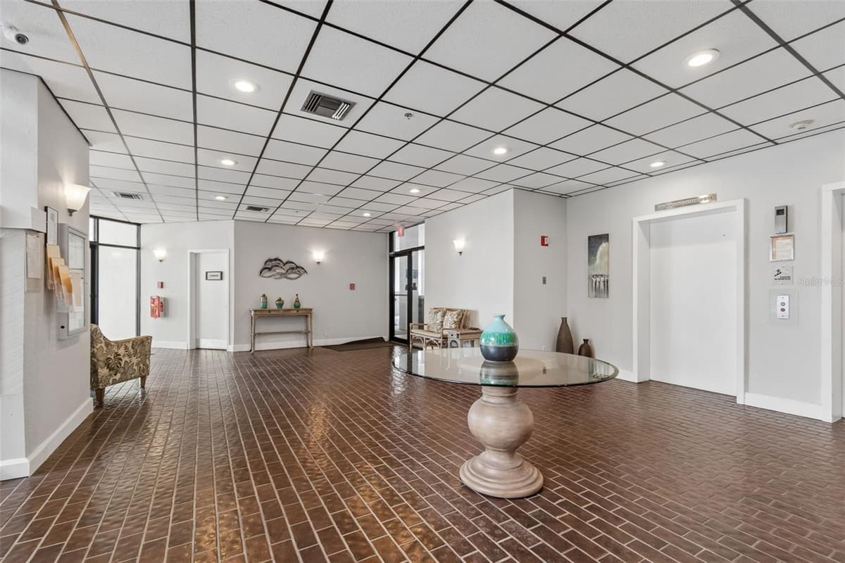 6265 SUN BOULEVARD — photo 47 of 52