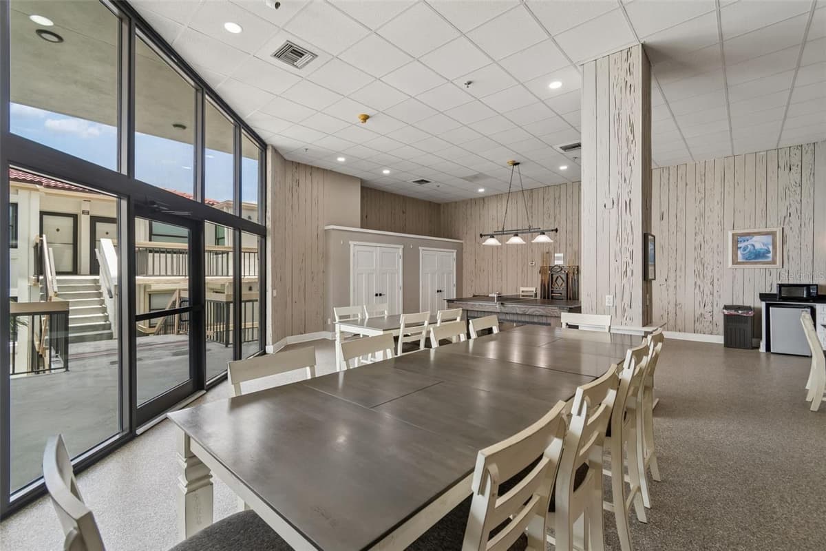 6265 SUN BOULEVARD — photo 44 of 52