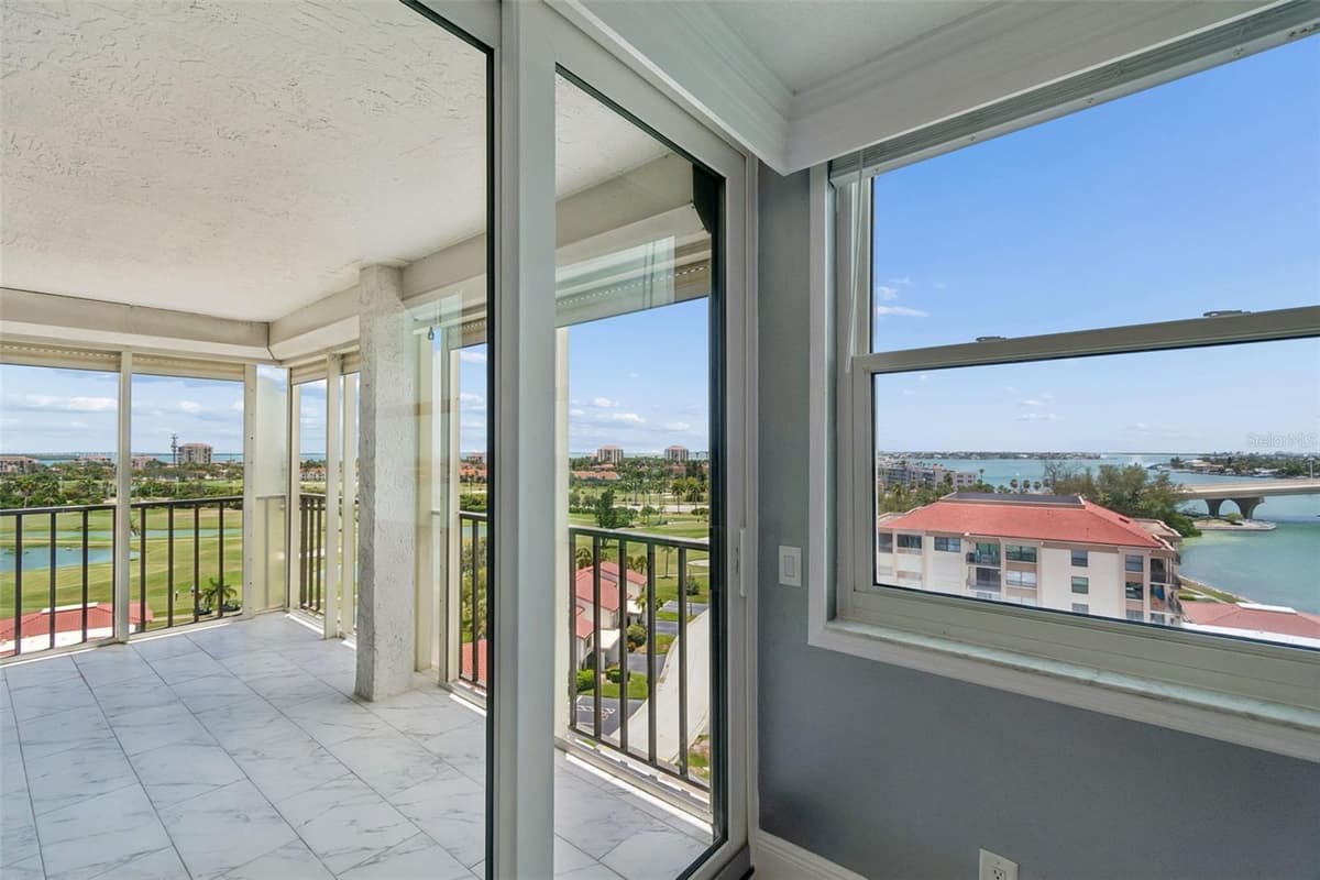 6265 SUN BOULEVARD — photo 35 of 52