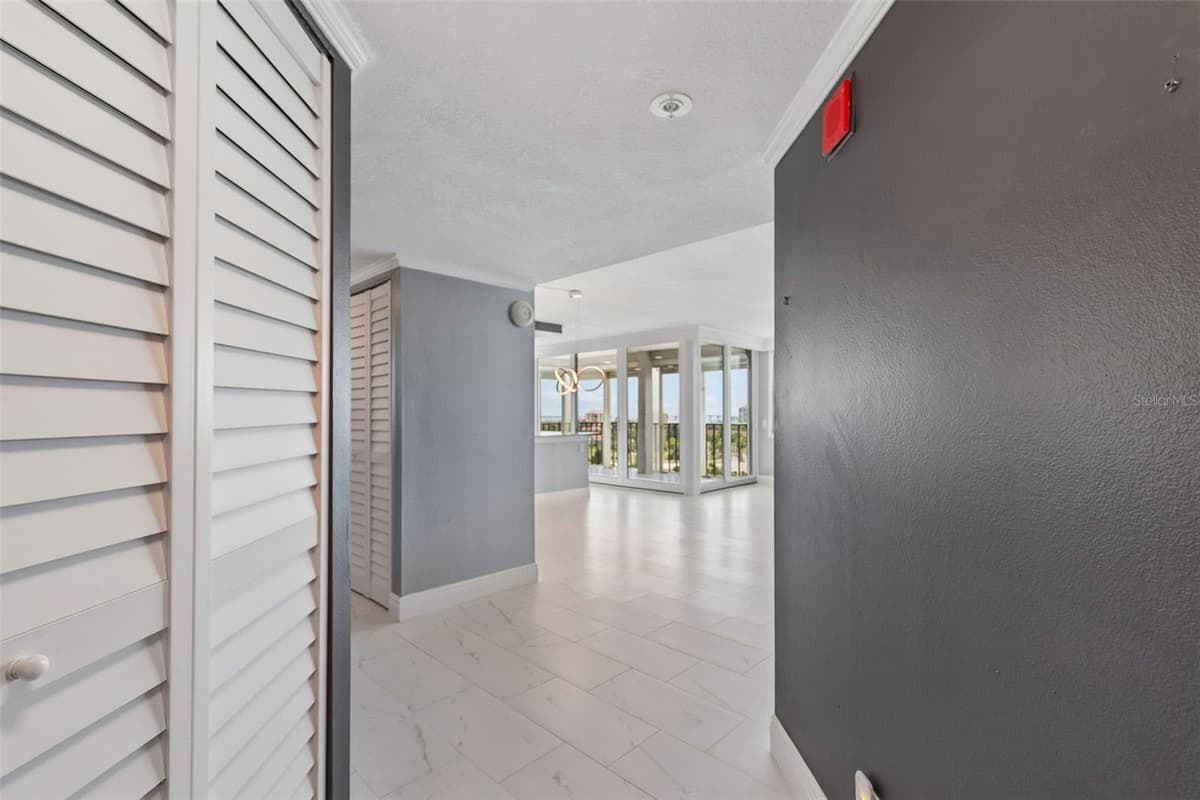 6265 SUN BOULEVARD — photo 38 of 52