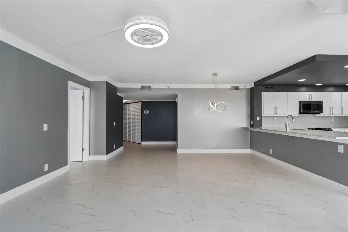 6265 SUN BOULEVARD — photo 15 of 52
