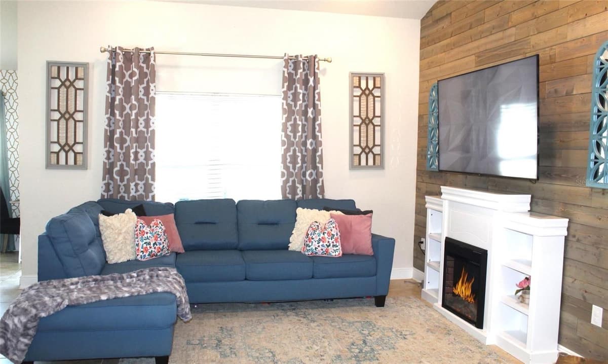 826 LANDMARK HILLS DRIVE — photo 6 of 24
