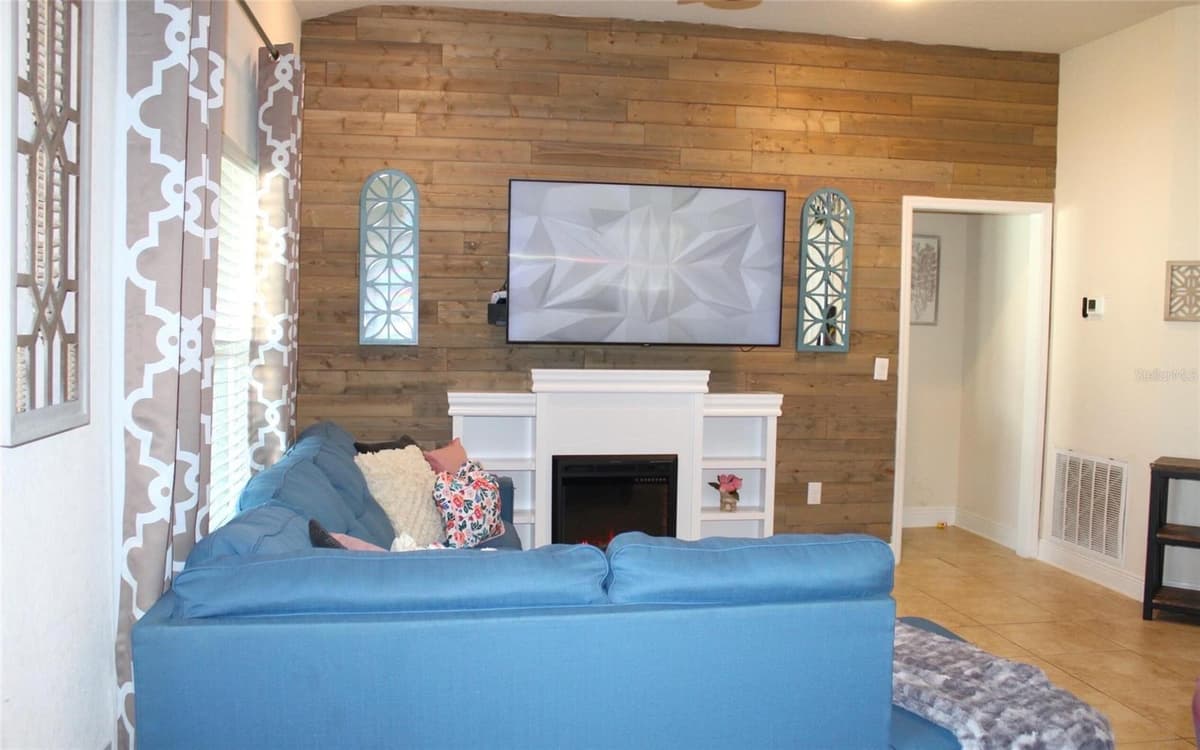 826 LANDMARK HILLS DRIVE — photo 7 of 24