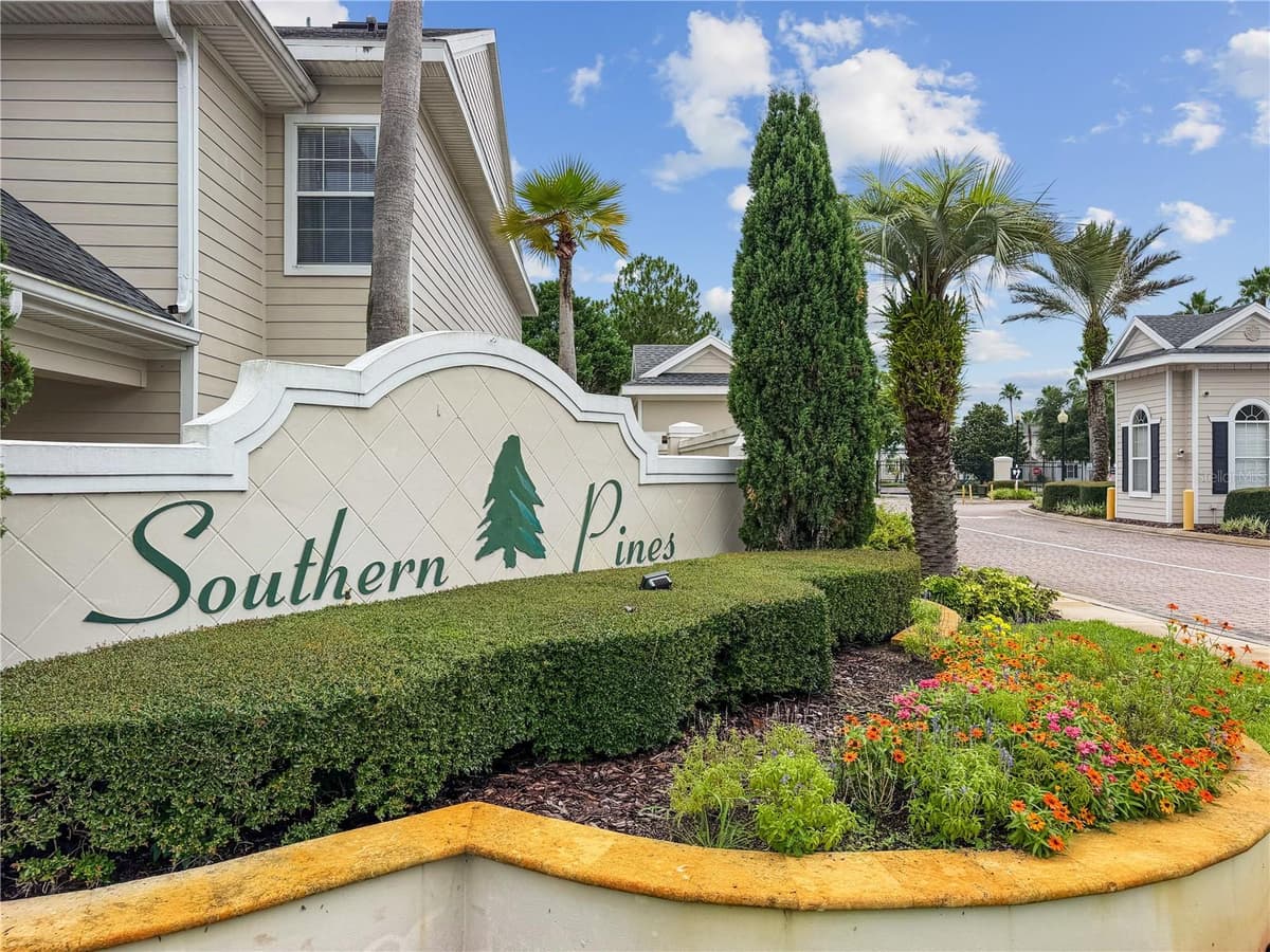130 SOUTHERN PECAN CIRCLE — photo 40 of 44