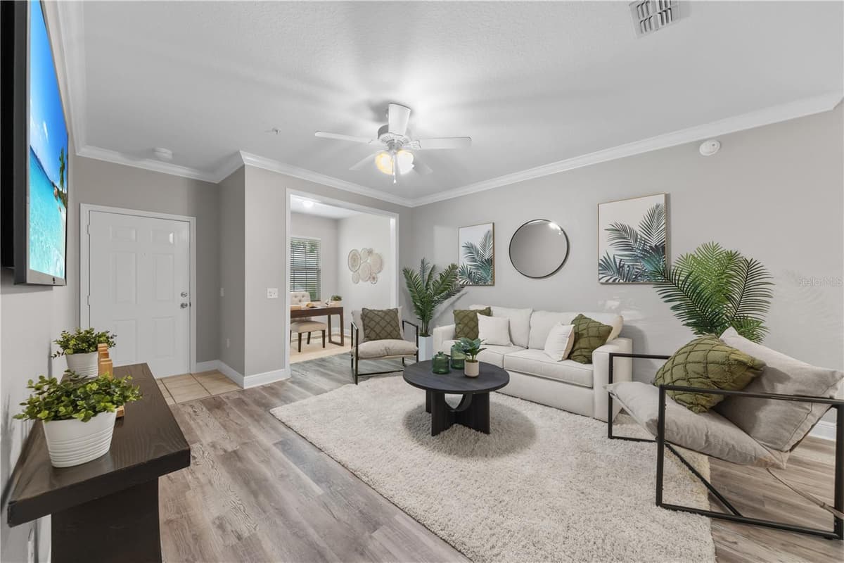 130 SOUTHERN PECAN CIRCLE — photo 3 of 44