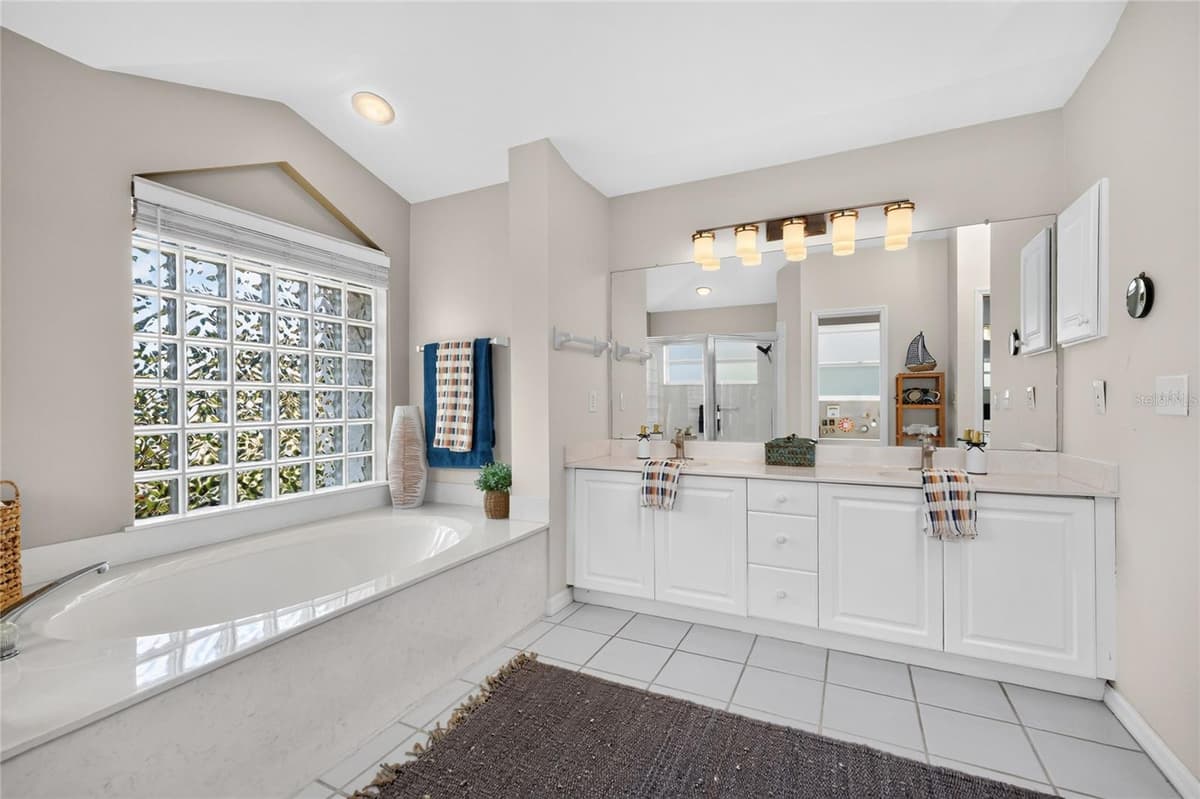 6011 KEY LARGO CIRCLE — photo 37 of 65