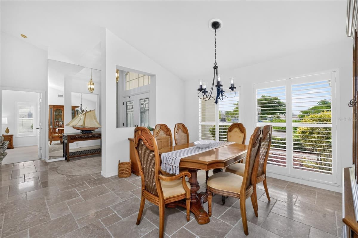 6011 KEY LARGO CIRCLE — photo 11 of 65