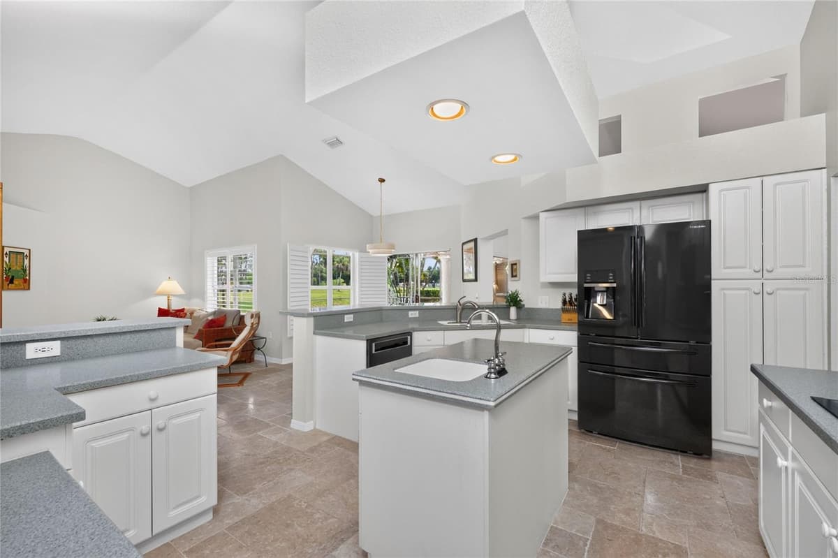 6011 KEY LARGO CIRCLE — photo 21 of 65