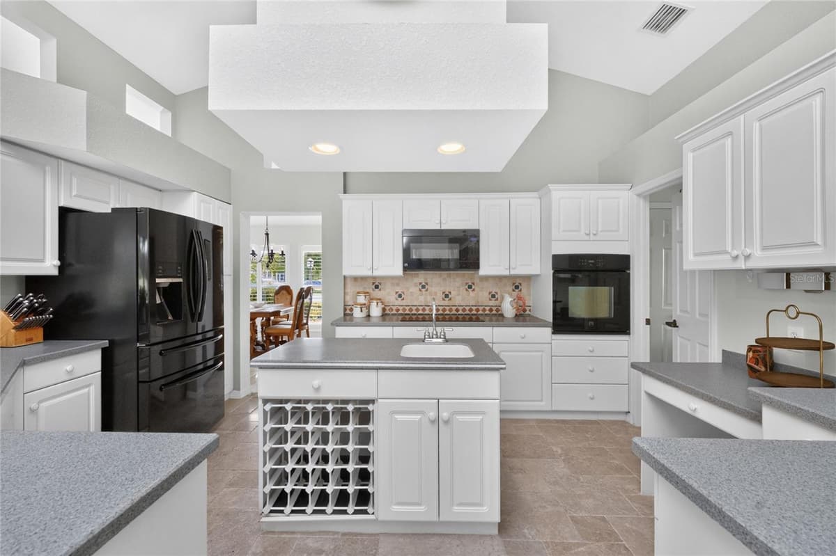 6011 KEY LARGO CIRCLE — photo 19 of 65