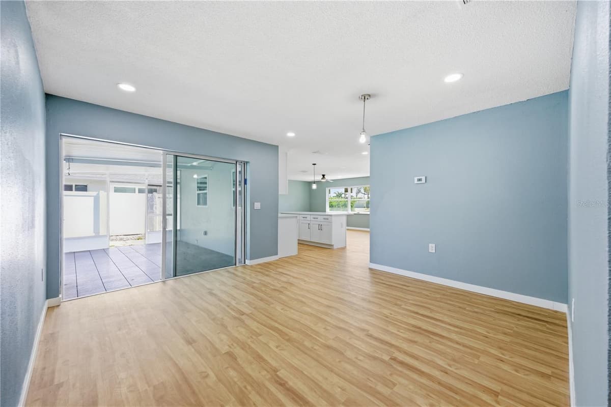 5920 DENVER STREET — photo 13 of 40