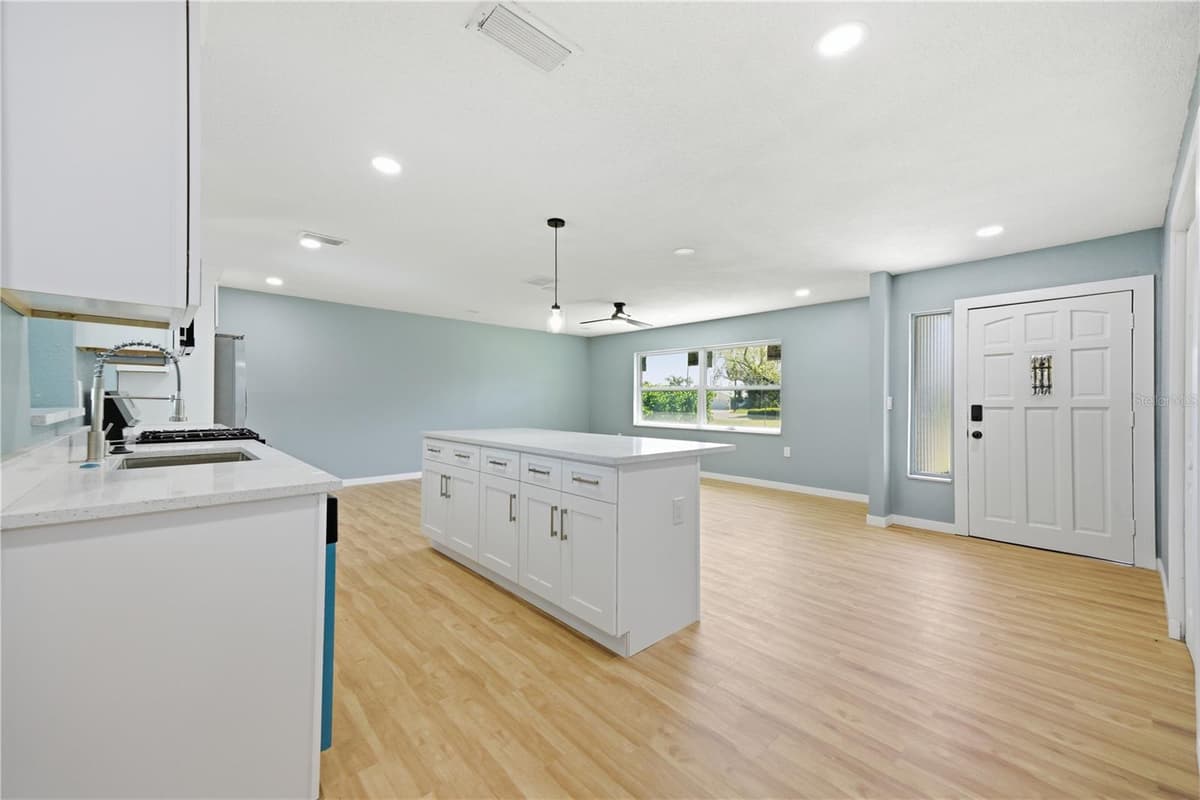5920 DENVER STREET — photo 5 of 40