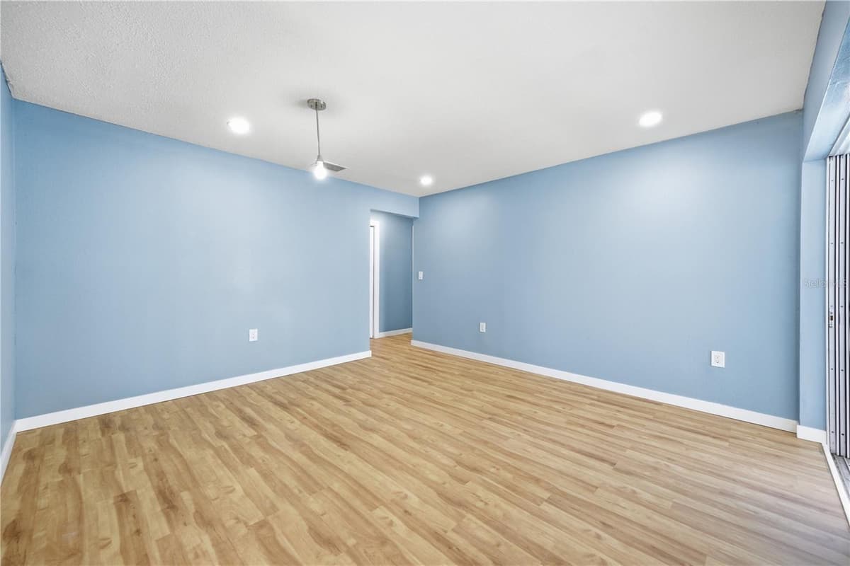 5920 DENVER STREET — photo 14 of 40