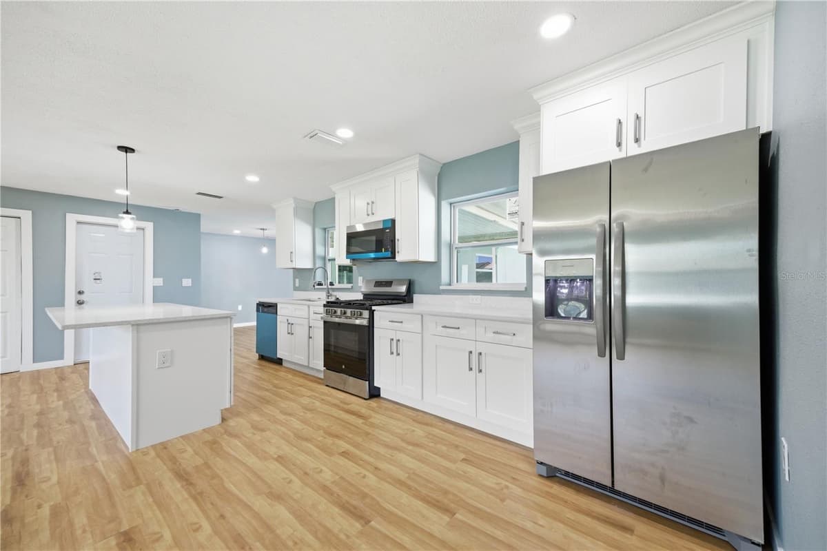 5920 DENVER STREET — photo 9 of 40