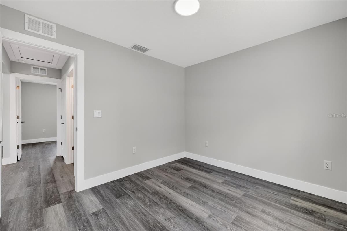 15393 26TH PLACE — photo 30 of 33