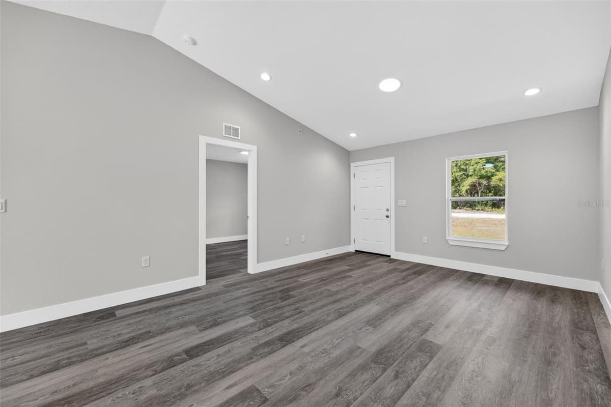 15393 26TH PLACE — photo 18 of 33