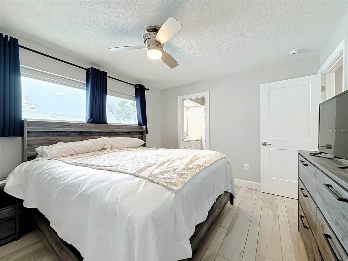 6351 3RD PALM POINT — photo 34 of 93