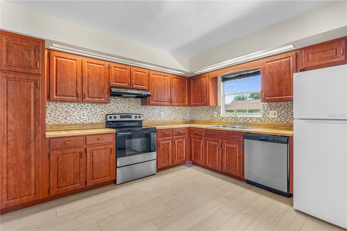 104 SHOAL CREEK CIRCLE — photo 15 of 41