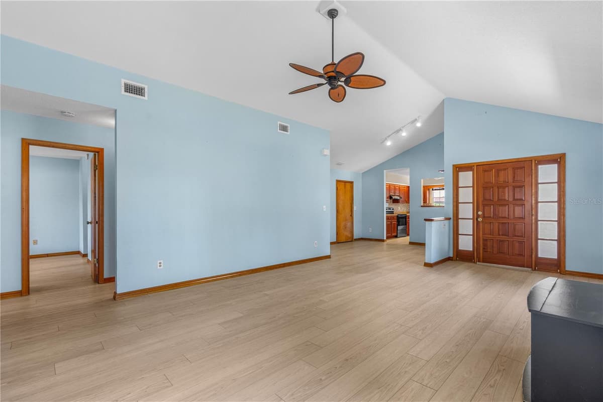 104 SHOAL CREEK CIRCLE — photo 12 of 41