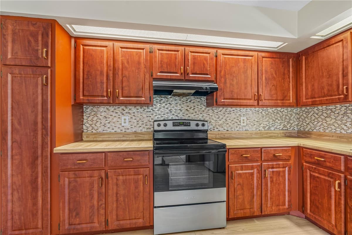 104 SHOAL CREEK CIRCLE — photo 16 of 41