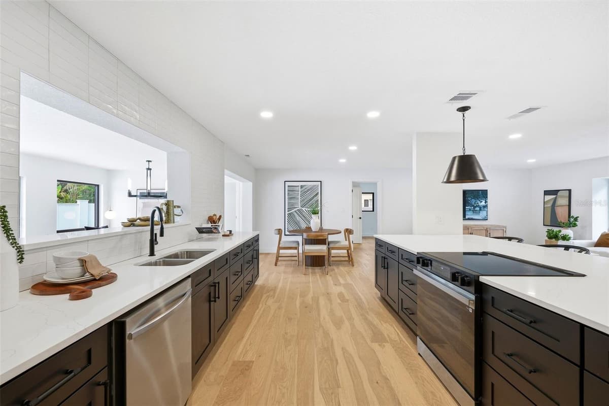 2823 MORRISON AVENUE — photo 10 of 42